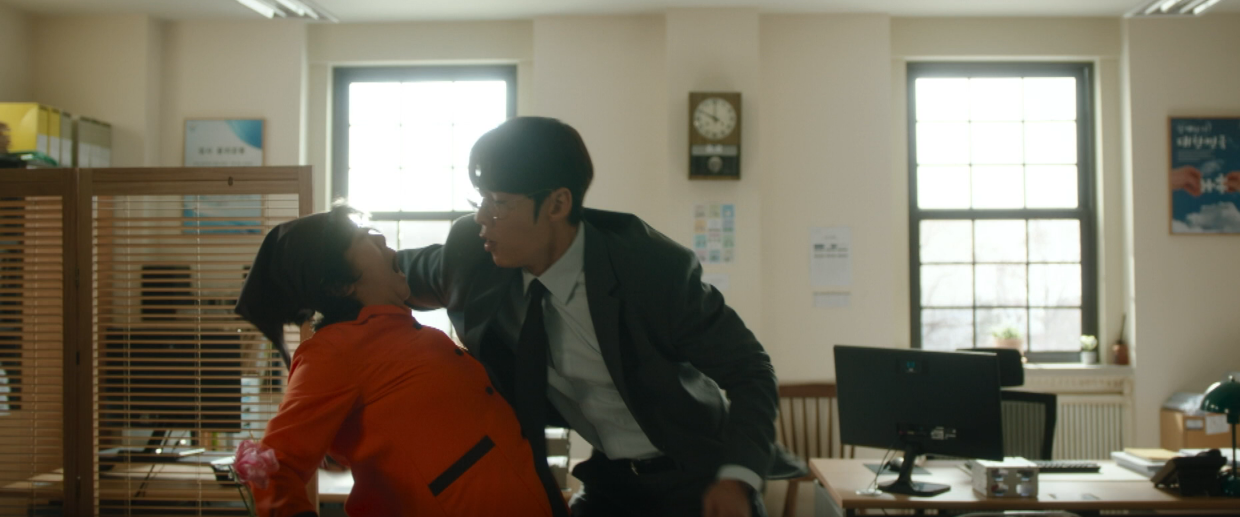 낮과 밤이 다른 그녀