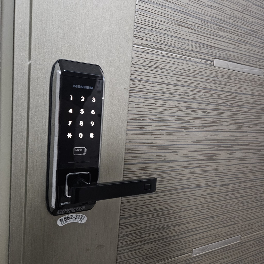 원룸 현관 전자키 도어락 비밀번호 분실 몰라서 잠겼을 때 부수지 않고 파손 손상 없이 여는법 해결 오픈 강제 개문 개방