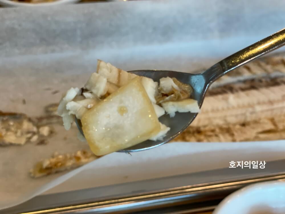 제주 중문 맛집 춘심이네 - 양파절임과 먹는 통갈치구이