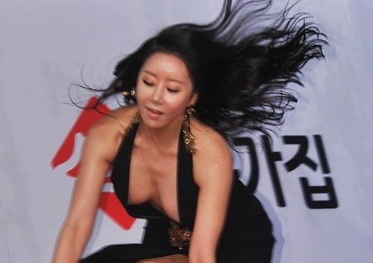 유흥업소출신 의혹받는 여자연예인 TOP 4