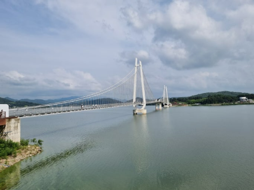 논산 탑정호 출렁다리 사진