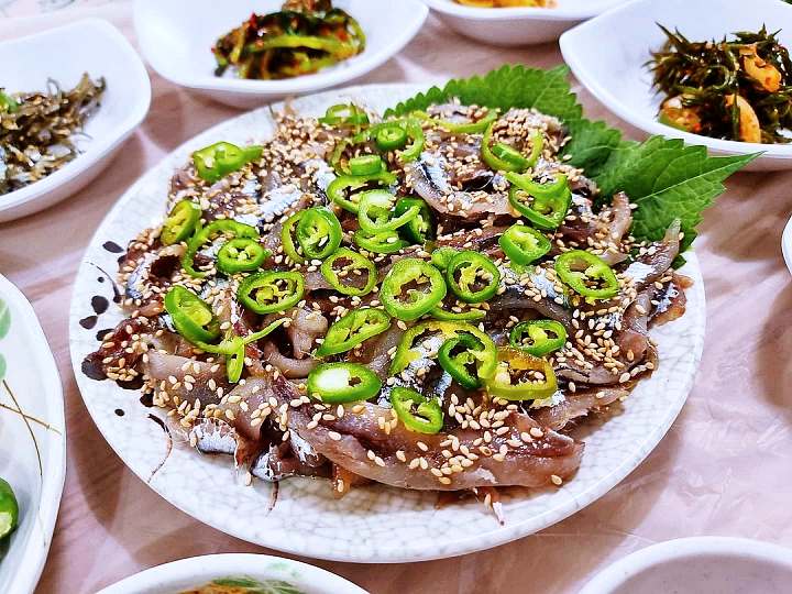 백반기행 조성모 편 생 멸치회 정식 정성가득 계란말이 반찬 경주 맛집 소개