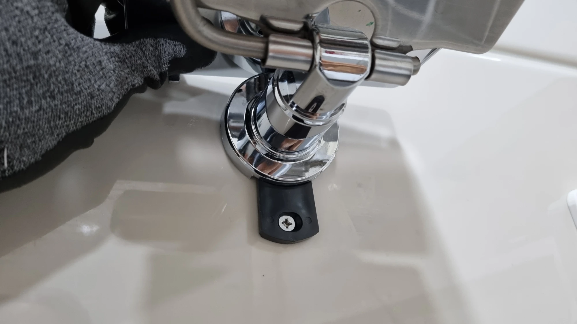 휴지걸이 끼워진 모습