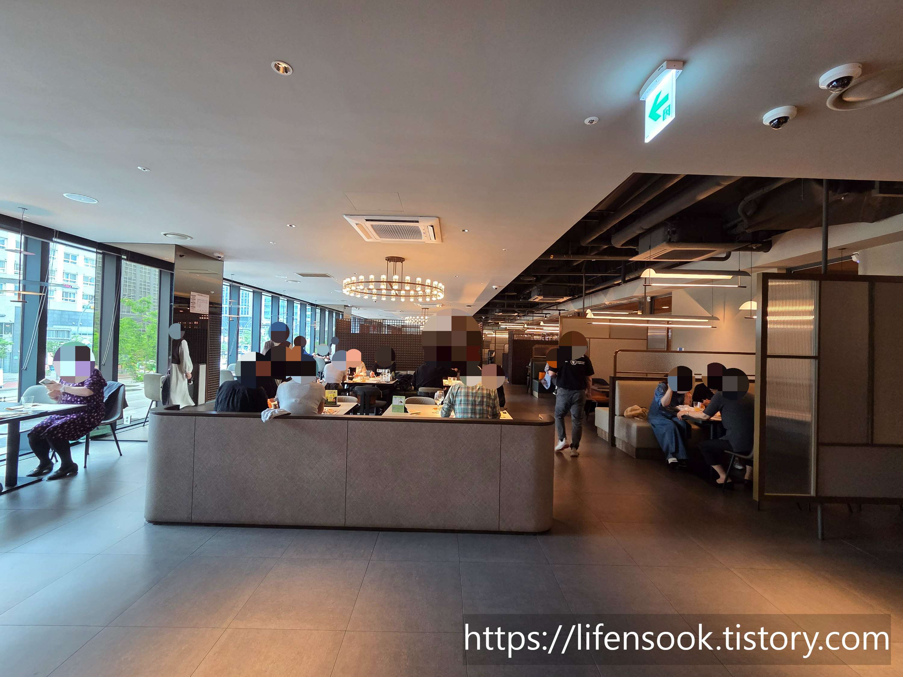 빕스 마곡원그로브점 내부 2