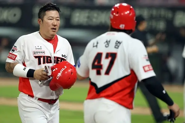 KIA 타이거즈 부동의 4번 타자 최형우