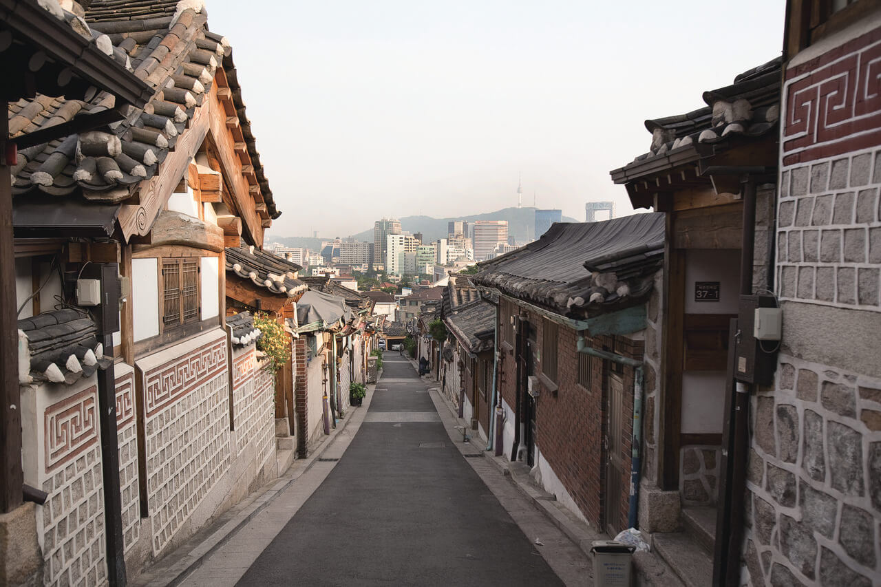 서울 북촌 한옥마을의 모습
