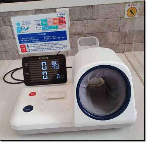 혈압 측정기 