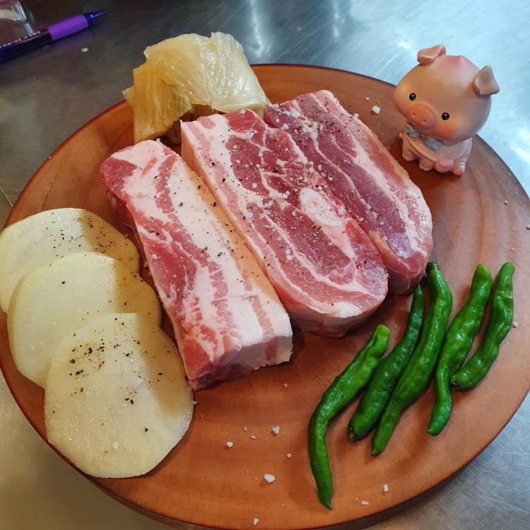 경기도 이천에서 맛보는 최고의 맛! 국내 유일 명품 삼겹살 맛집 추천 생방송투데이 리얼맛집 오늘방송 맛의 승부사