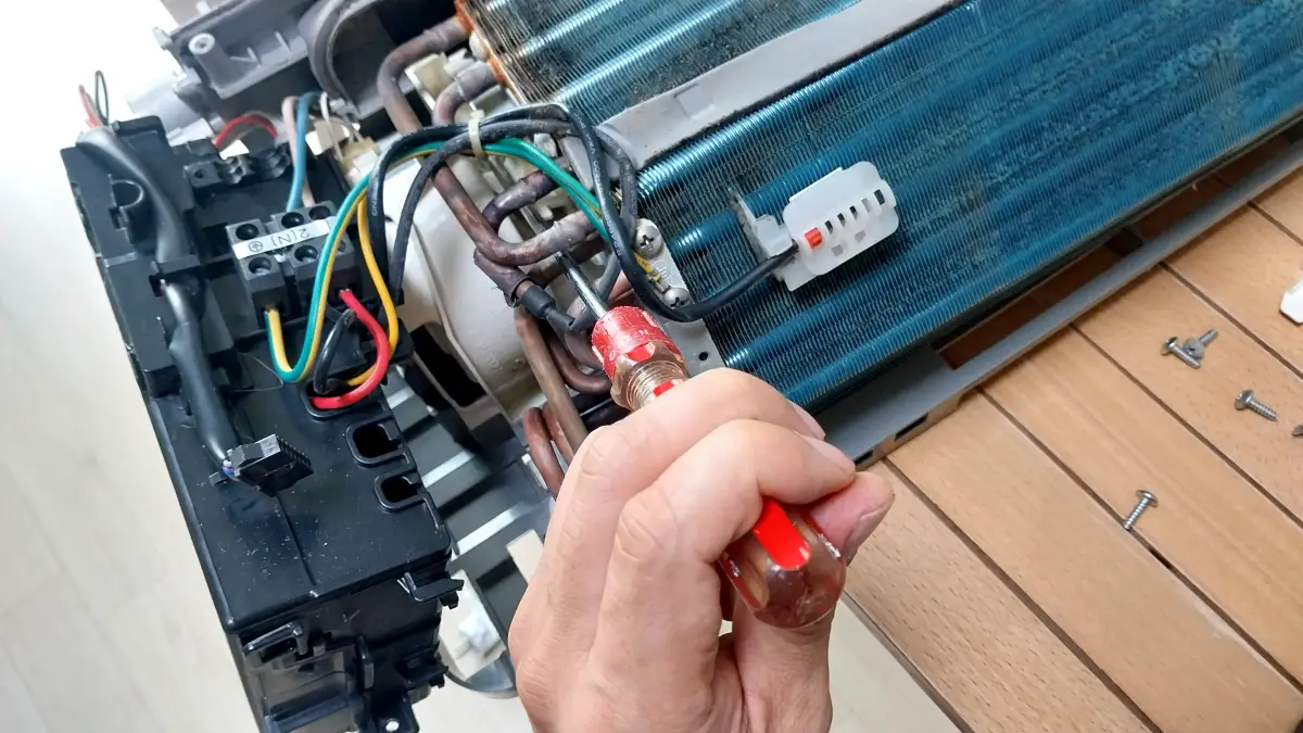 캐리어에어컨-팬축-덮개-분해작업