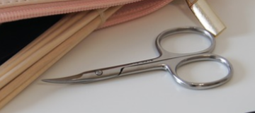 코털 가위 (출처 : pixabay)