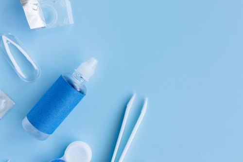 가을철 렌즈 착용 눈 건조 해결법: 오후만 되면 뻑뻑한 이유와 관리법