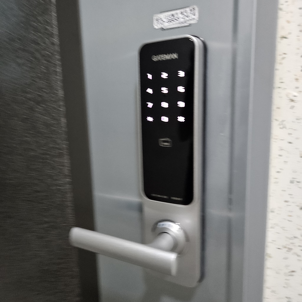 비밀번호를 몰라서 열 수 없었던 게이트맨 gateman r110-f 현관 전자 번호 도어락 디지털키 부수거나 뜯지 않고 파손 및 손상 훼손 없이 강제 개문 개방 열었어요