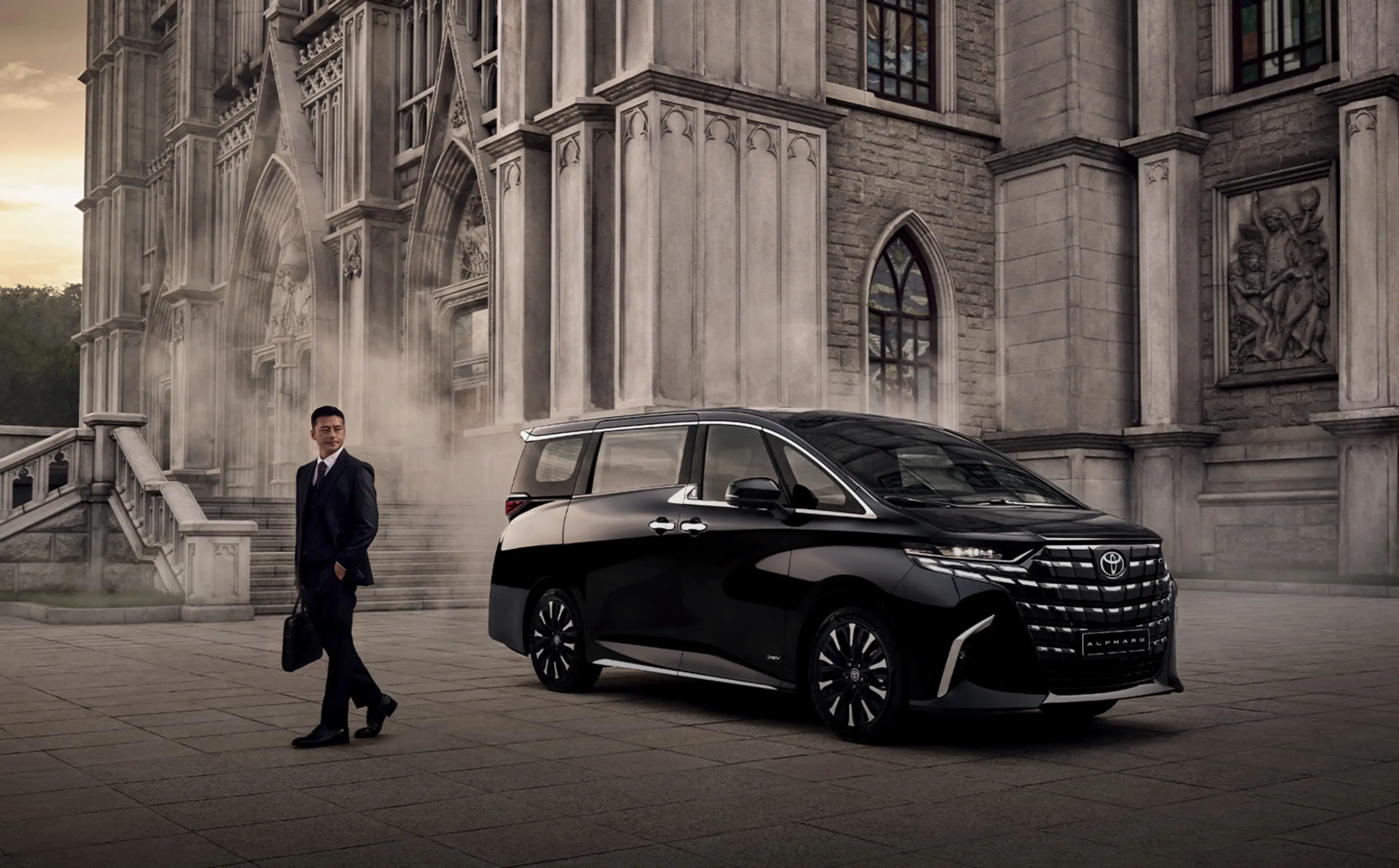 models-alphard-gallery-view-2