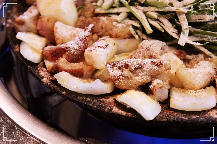 생생정보 곱창 구이 마늘 가루 눈 내린 곱창 대파김치 맛집