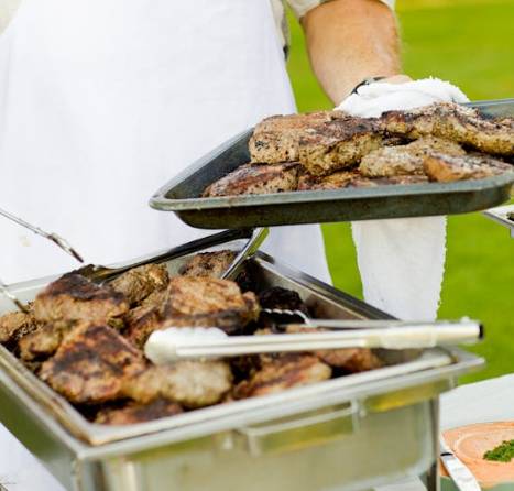 고급 레스토랑에서 스테이크를 먹는 꿈 : 꿈해몽