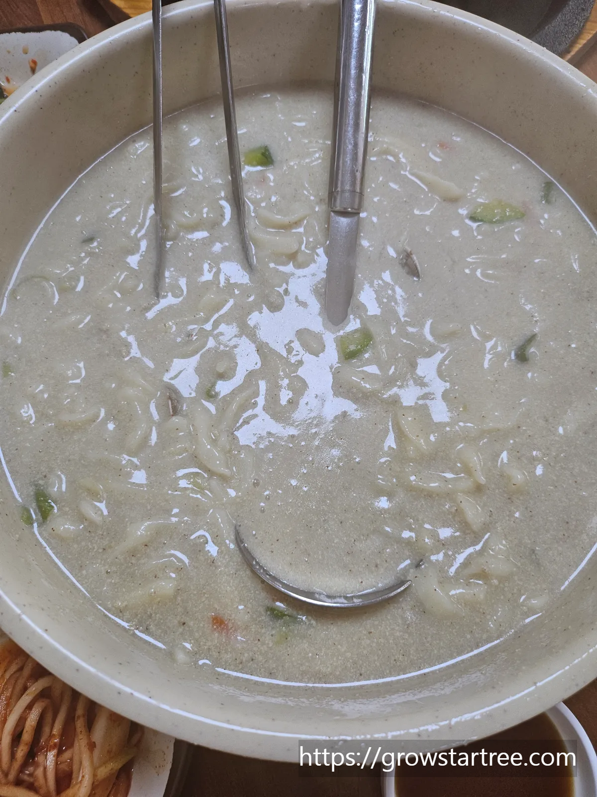 조은바지락손칼국수 들깨칼국수