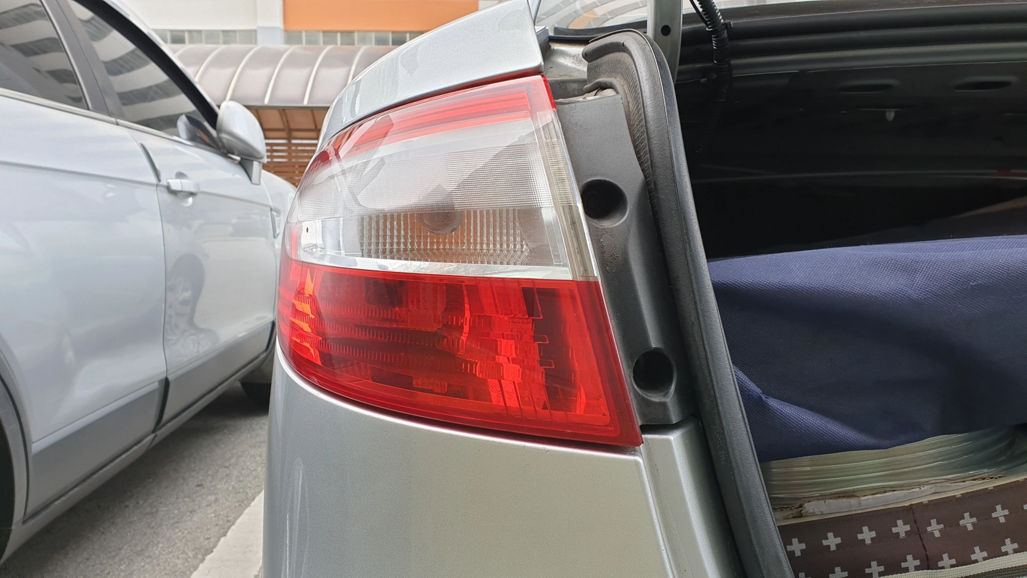 SM3 브레이크 등 고정 볼트 위치