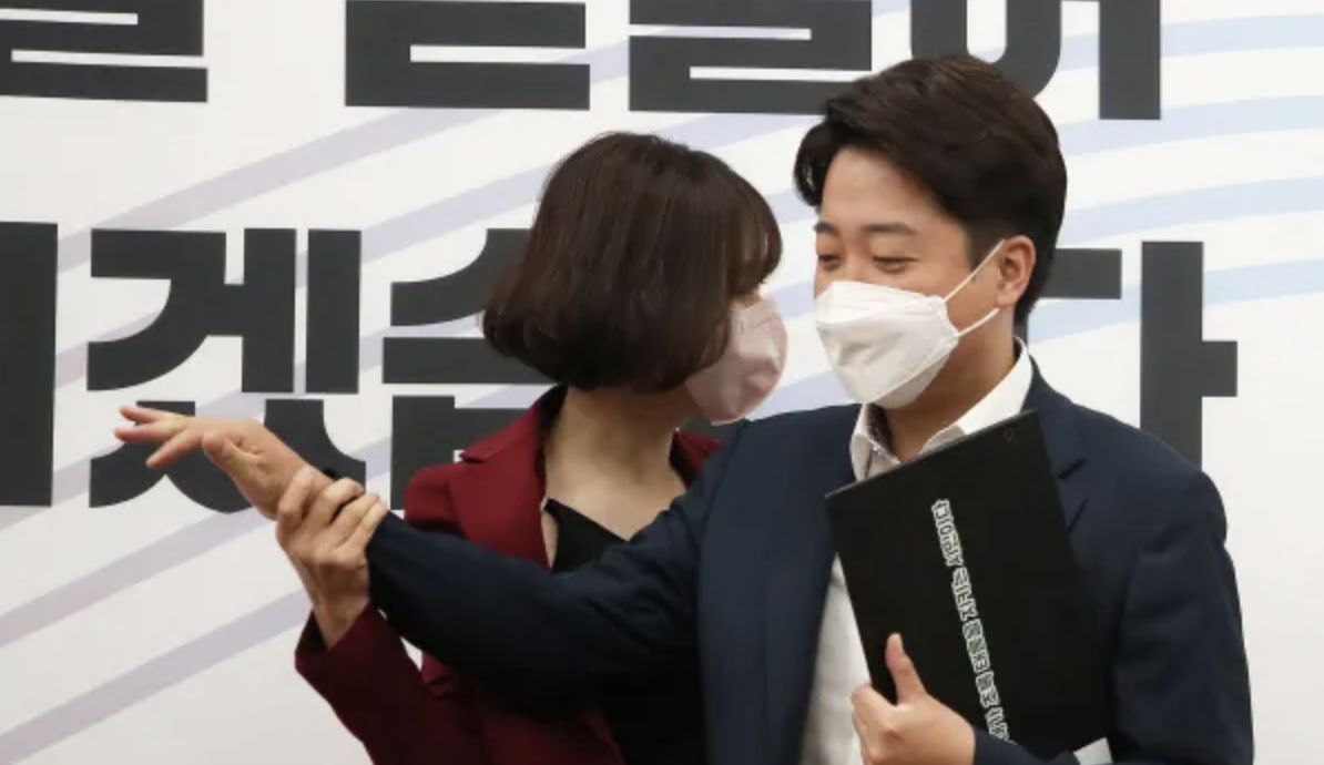 이준석 배현진 악수 거부