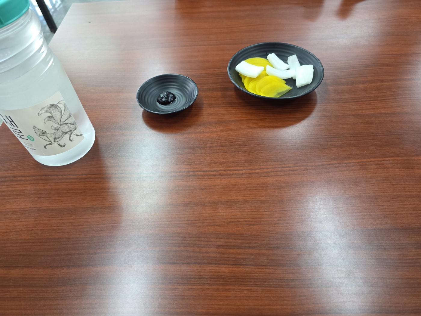 실내 분위기 내부 테이블 전경