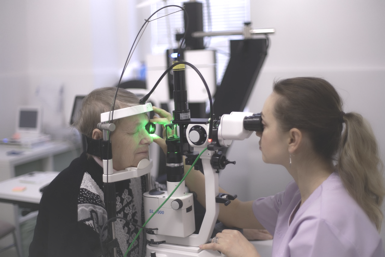 노인 눈 안과 시력