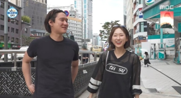 류혜영 고경표 나혼산, 16년 우정 담긴 남산 데이트와 &lsquo;응답하라 1988&rsquo; 추억 소환 참고 이미지 2