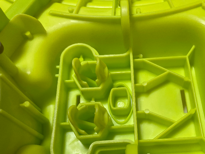 상판의-연결부위