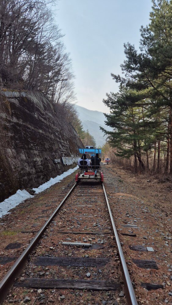 출발하는 레일바이크