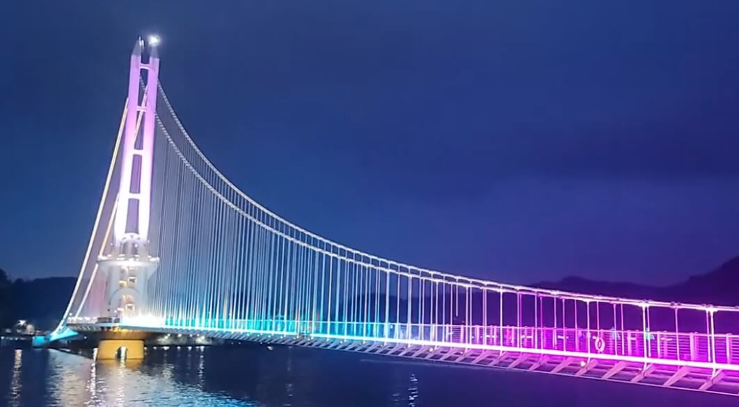 예당호 출렁다리 야간명소