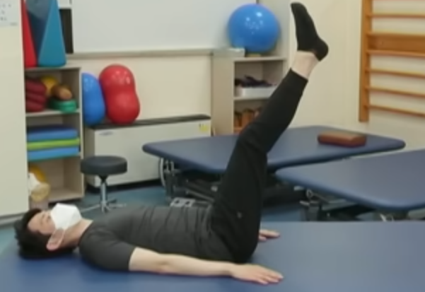 누워서 다리올리기