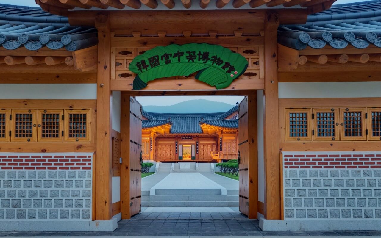 6시내고향 경남 양산 여행 명소, 매실 구매방법, 수제소시지 체험 조아저씨의 수제소시지, 궁중채화 전통 체험·전시 한국궁중꽃박물관, 홍룡폭포