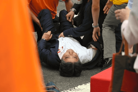 아베 신조 총격 이후 사진
