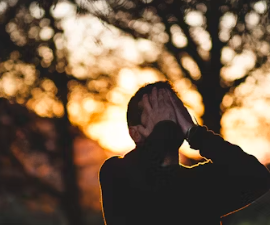 편두통 원인 증상 없애주는 간단한 습관 5가지