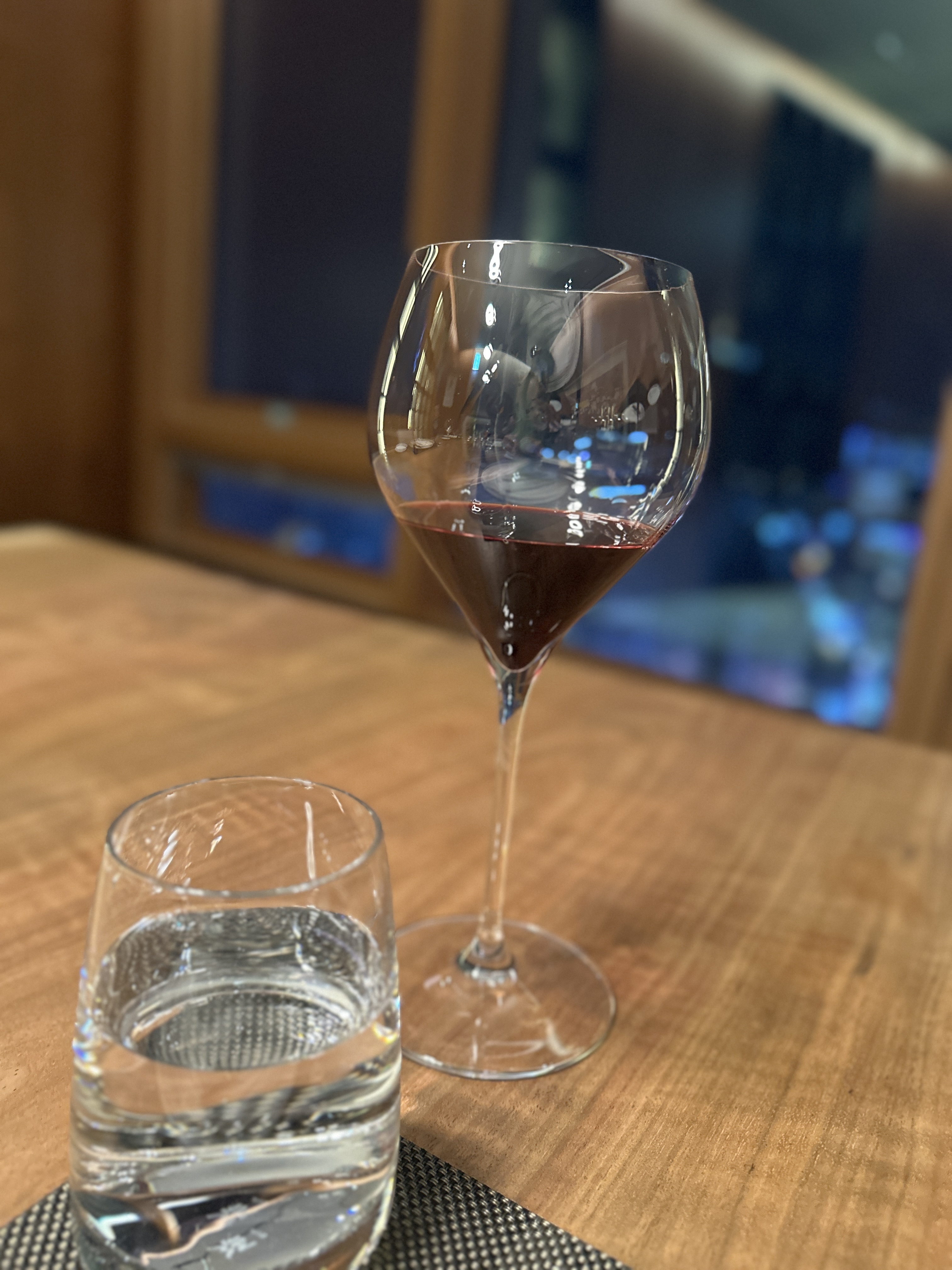 미니멀리즘 시작하기: 단계별 접근법 — 작은 공간부터 정리하기 (책상, 옷장 등) — 점진적으로 범위 확장하는 전략