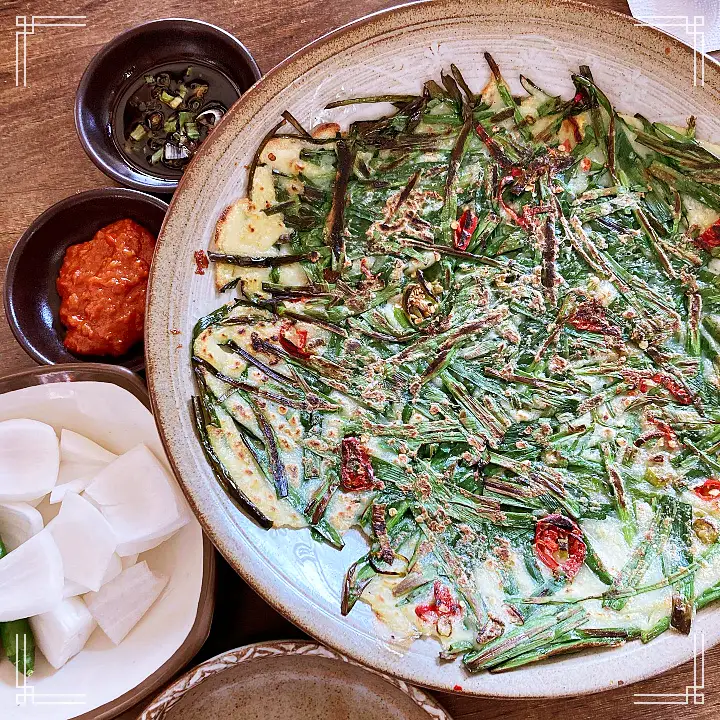 이만기 동네한바퀴 흑임자 칼국수 파전 부추전 손두부 아픈 아내의 빈자리를 지키는 칼국수집 사장님 포항 맛집 소개