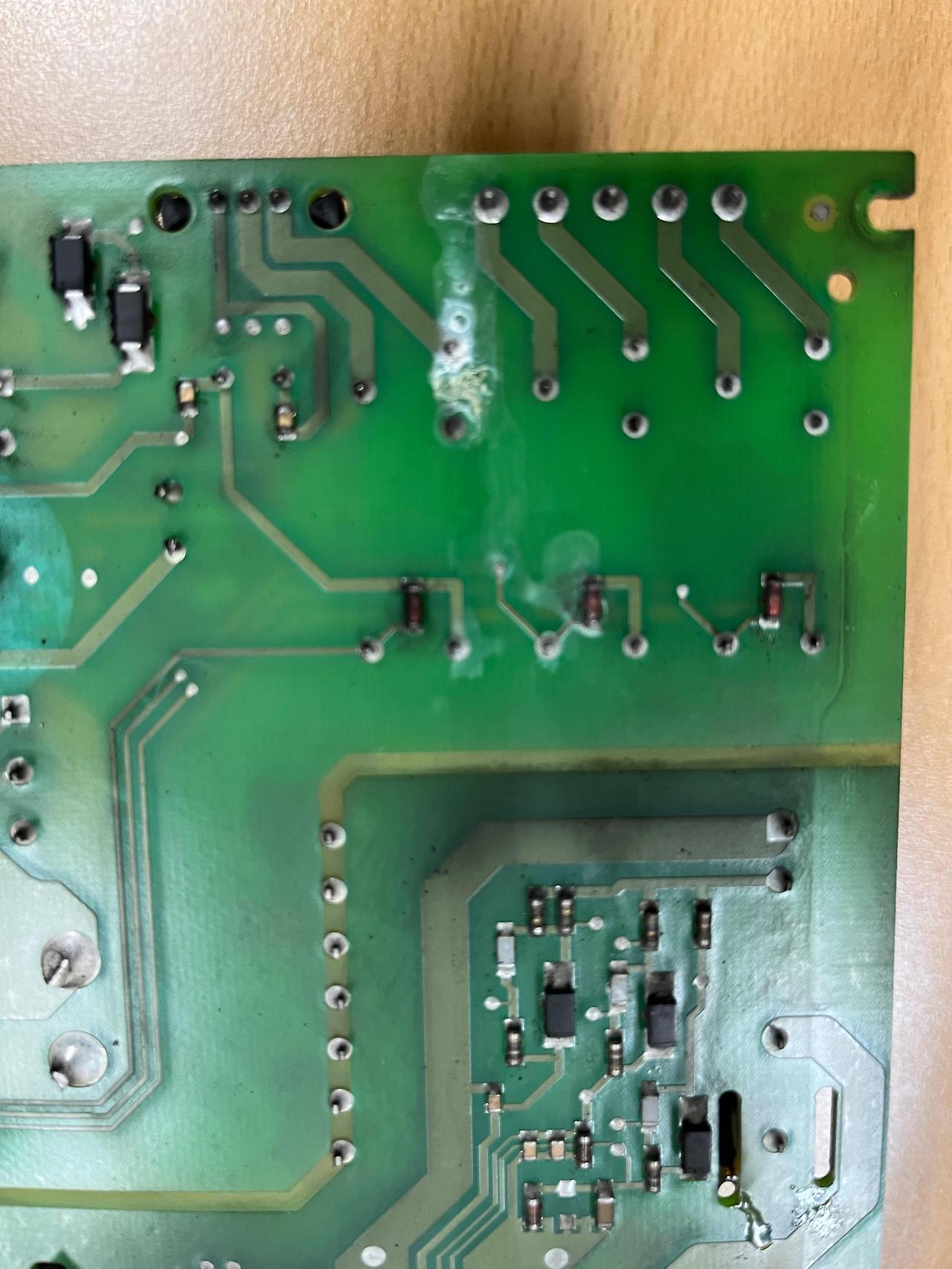 SIEMENS SINAMICS S120 드라이브 보드 손상 및 수리 작업 2