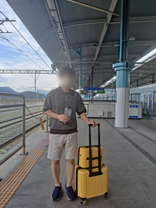 가평역 도착 인증사진 남기다