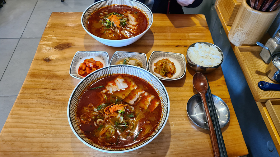 도야지면옥-얼큰고기국수
