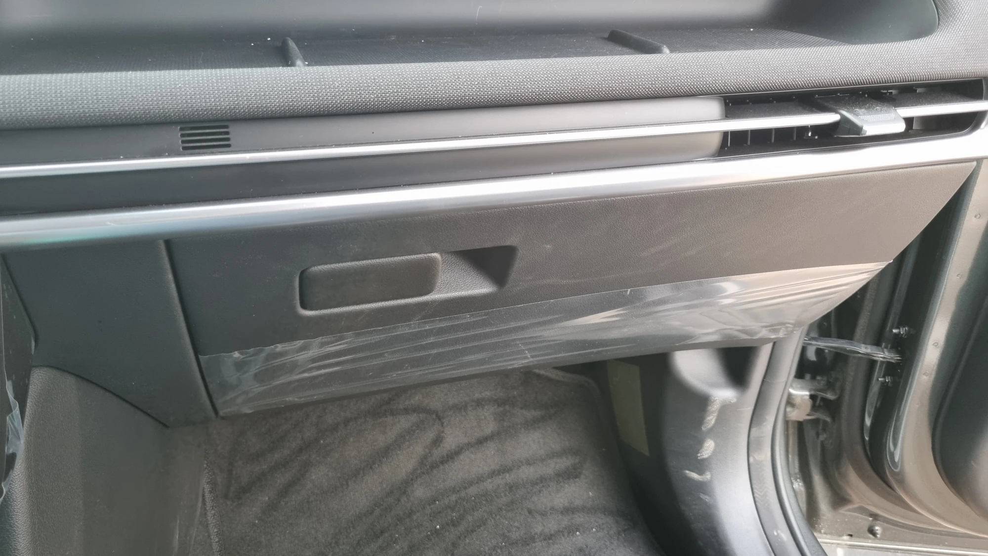 투싼 실내공기 필터 교환 완료 모습