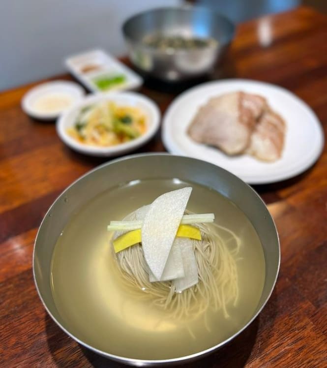 100% 같은 메밀인데....막국수, 평양냉면의 차이점과 비밀은