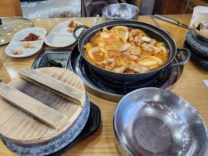 광명 두루치기 고기집 '돼지집'