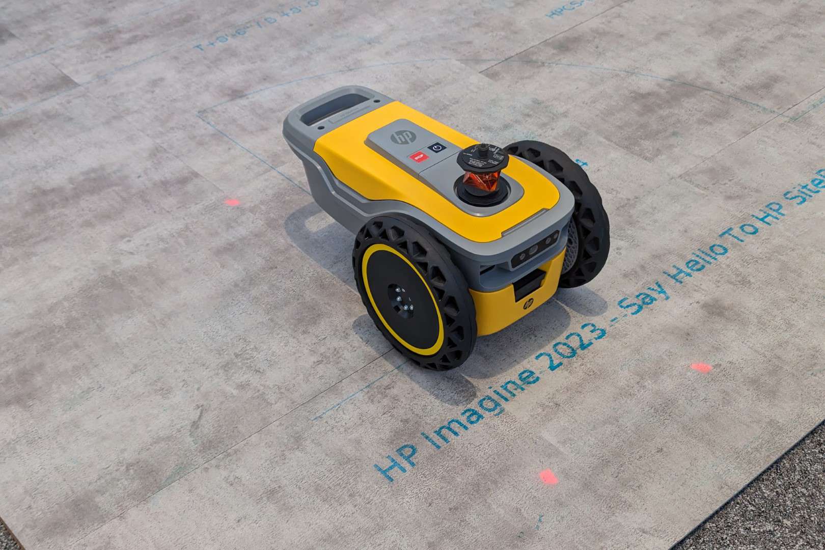 건설현장에 직접 도면을 그리는 HP SitePrint VIDEO: HP SitePrint &ndash; the robot that prints 1:1 plans