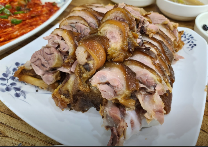 생방송투데이 굴김치보쌈 족발 파전 쟁반국수 외국인의밥상 인천 서구 가야보쌈족발전문