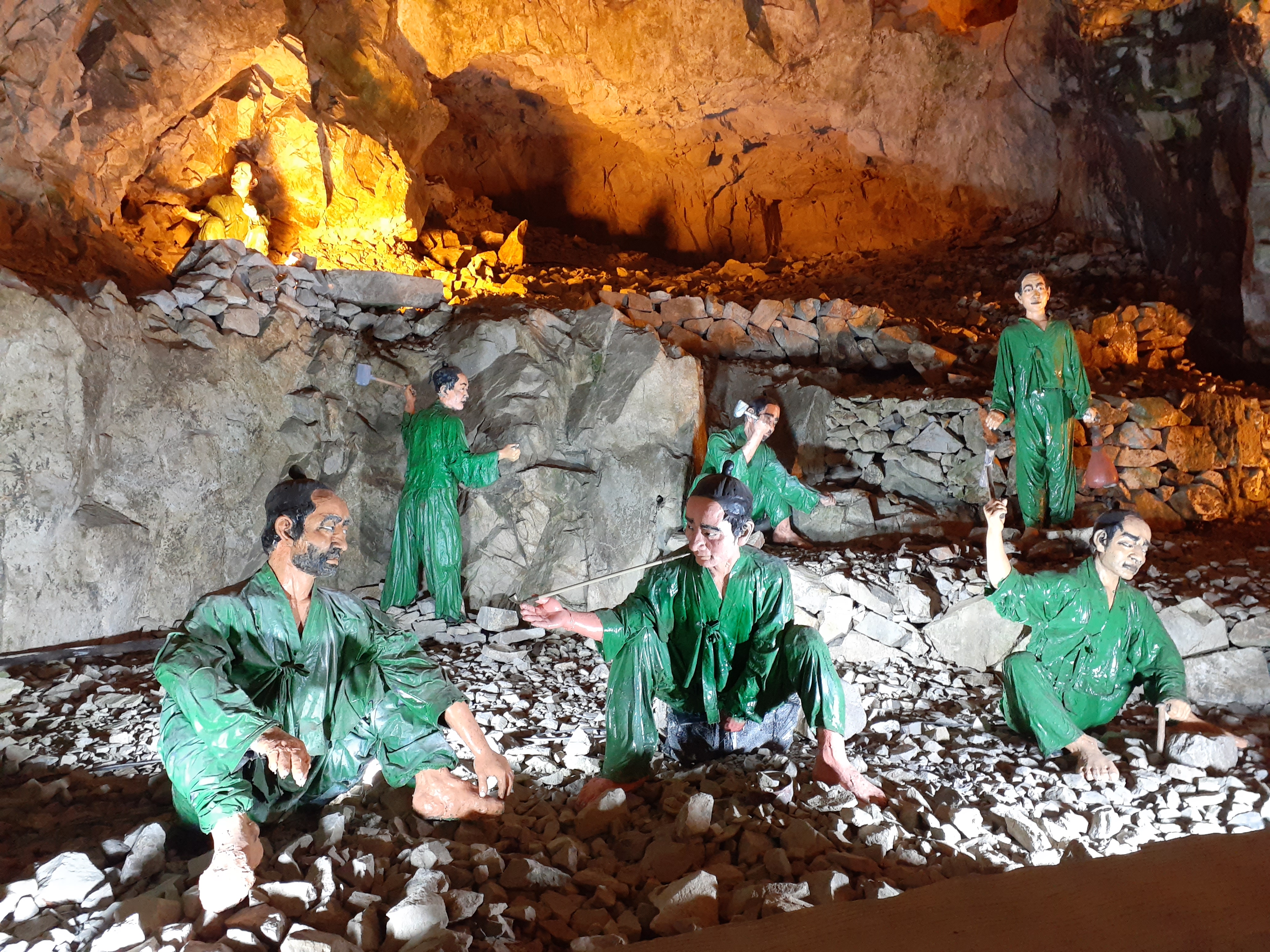 자수정동굴나라