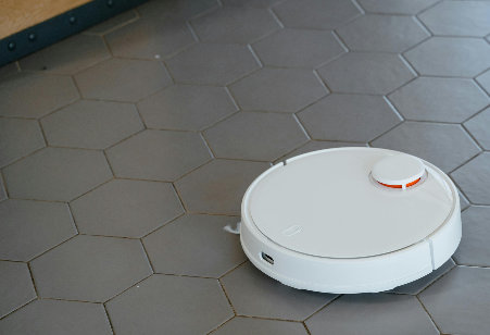 주방청소하는 로봇청소기