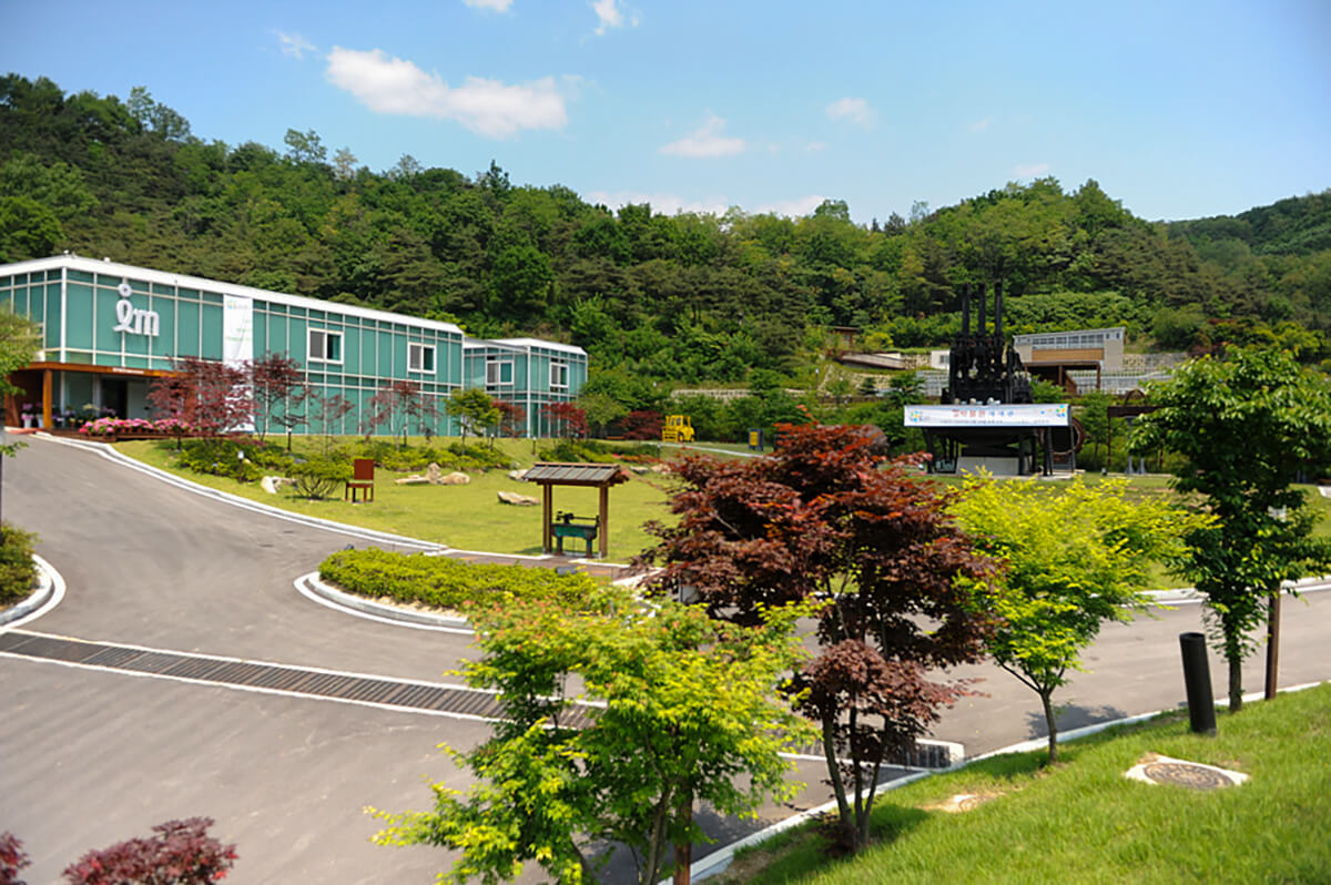 철박물관 전경