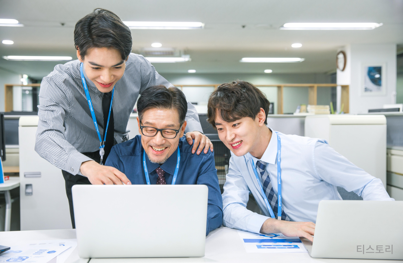 사회복지전문가로 취업해 근무