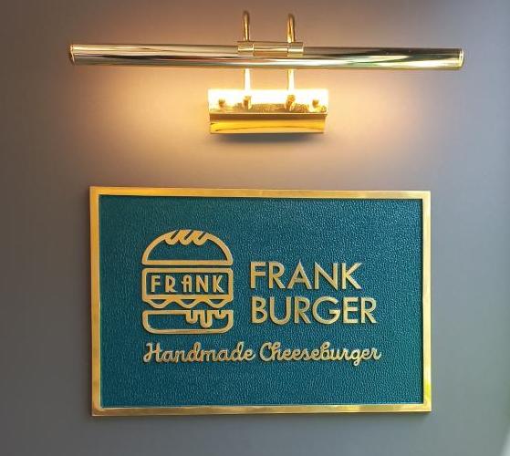 프랭크버거 간판