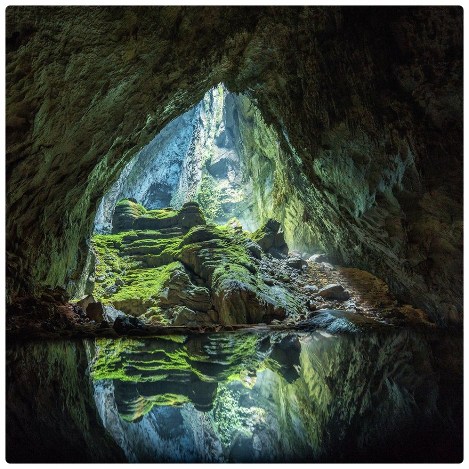 신비로운 동굴 모습