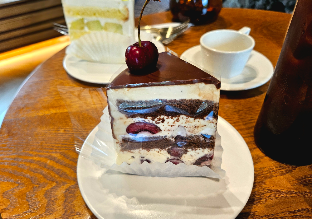 쉬리니카페_체리초코케이크