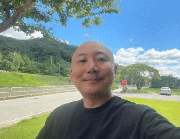 셀카 찍는 주호민